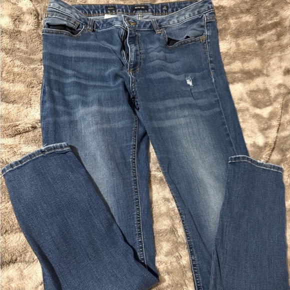 Miss Me Woman’s Classic Blue Skinny Jeans Size 32 - Picture 1 of 5